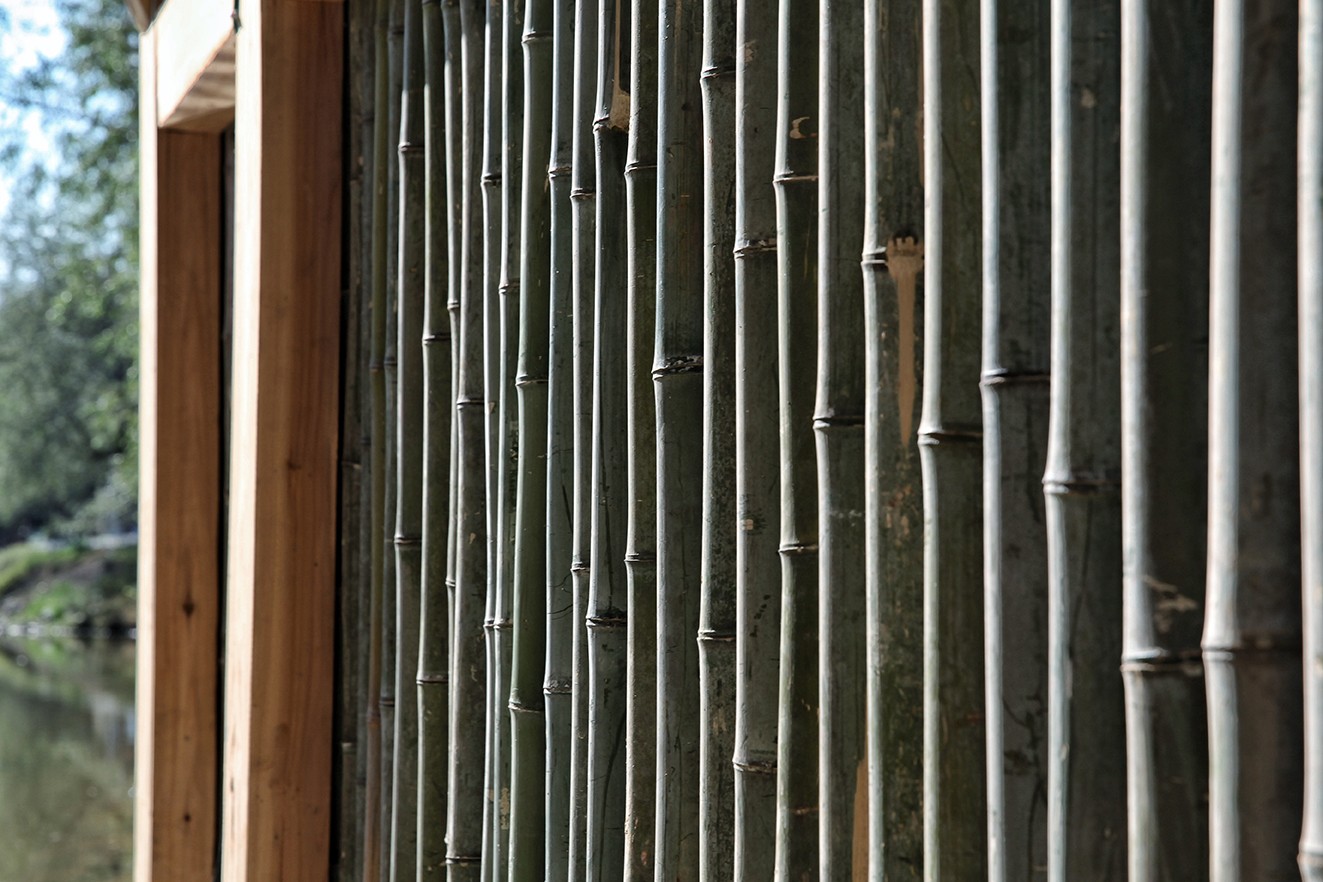The Mirrored Sight Shelter26