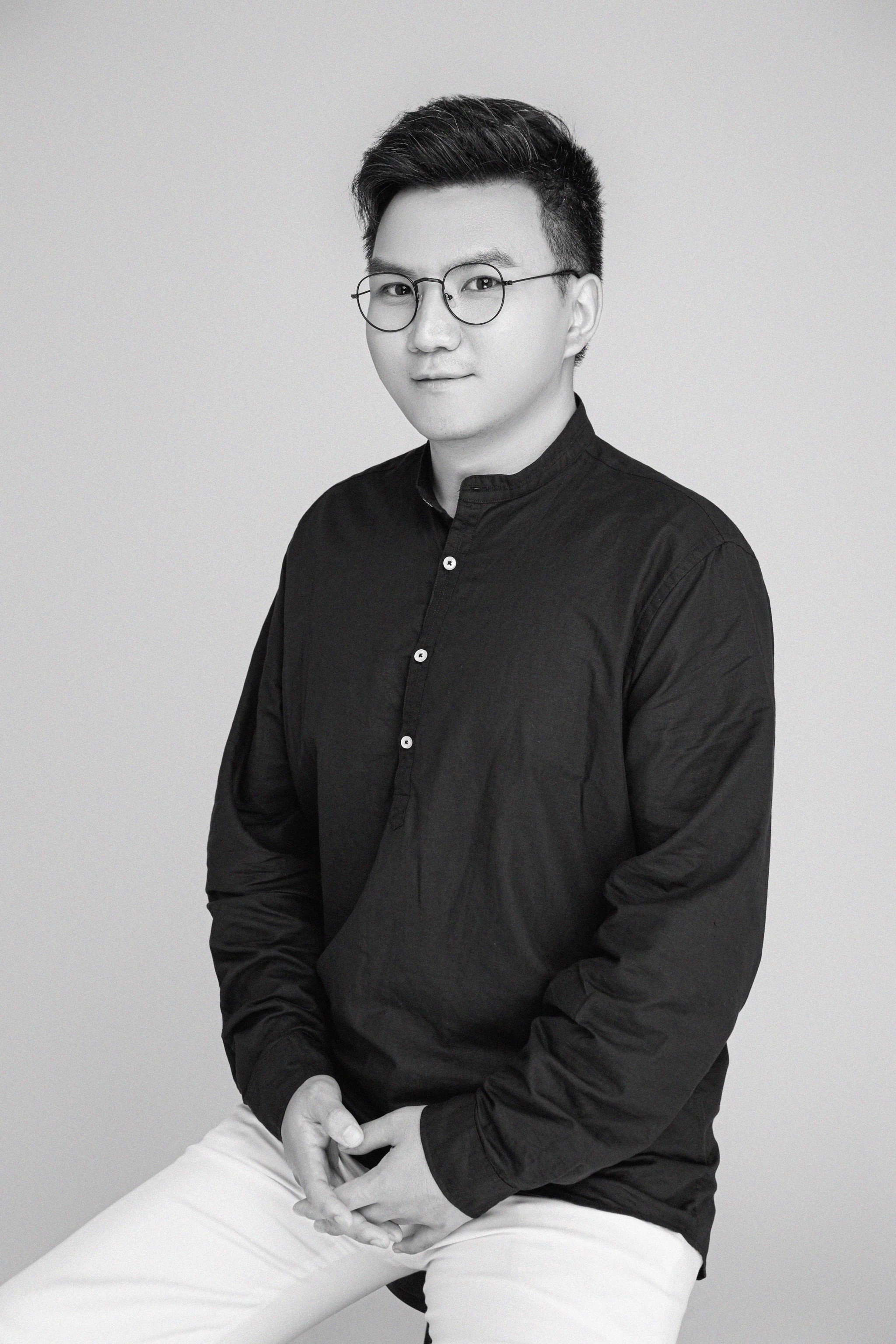 李豪-黑白-s