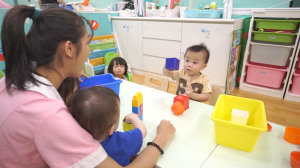 贝格尔托育老师陪伴爬爬家宝贝玩益智玩具