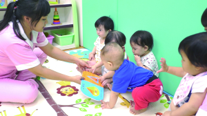 贝格尔托育老师引导爬爬家宝贝阅读儿童书籍2