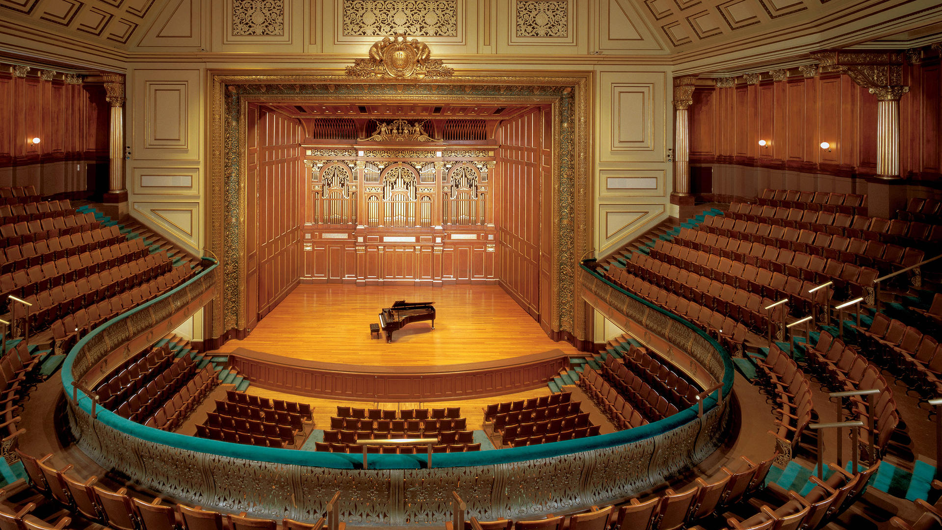 新英格兰音乐学院（The New England Conservatory）是美国一所历史悠久的学院，以严谨的学科制度和创新型的协作方式而闻名。今天小编来带大家看看新英格兰音乐学院一年学费要多少？学费贵吗？