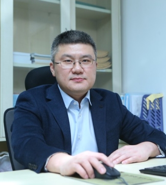 高级工程师、注册一级造价工程师、审计师
深圳公共资源交易评标专家
广东省建设工程定额动态管理系统造价技术专家
广东省建设工程造价纠纷处理系统造价技术专家
有逾23年电气仪表、给排水工程施工及造价控制经验
