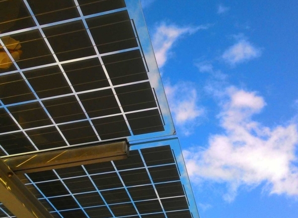 solar-panel-918492_1920-1520x820