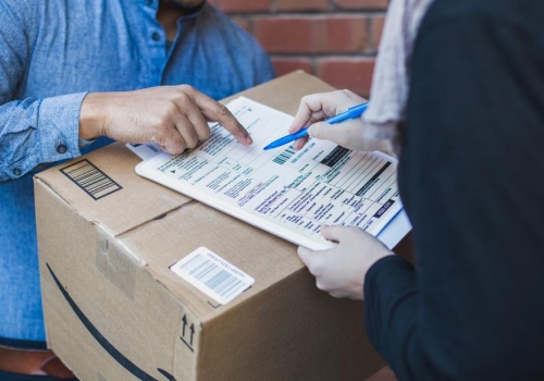 signing-shipping-forms-for-large-box_925x