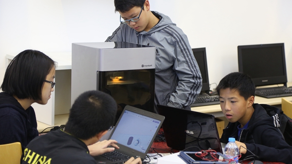 Mankati为上海市实验中学建设的3D打印创客空间