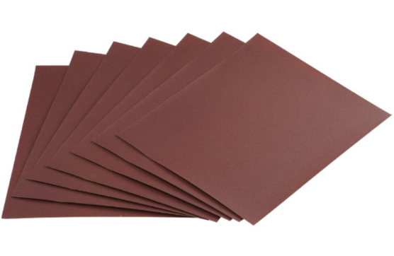 What is the difference between 80-grit and 120-grit sandpaper?