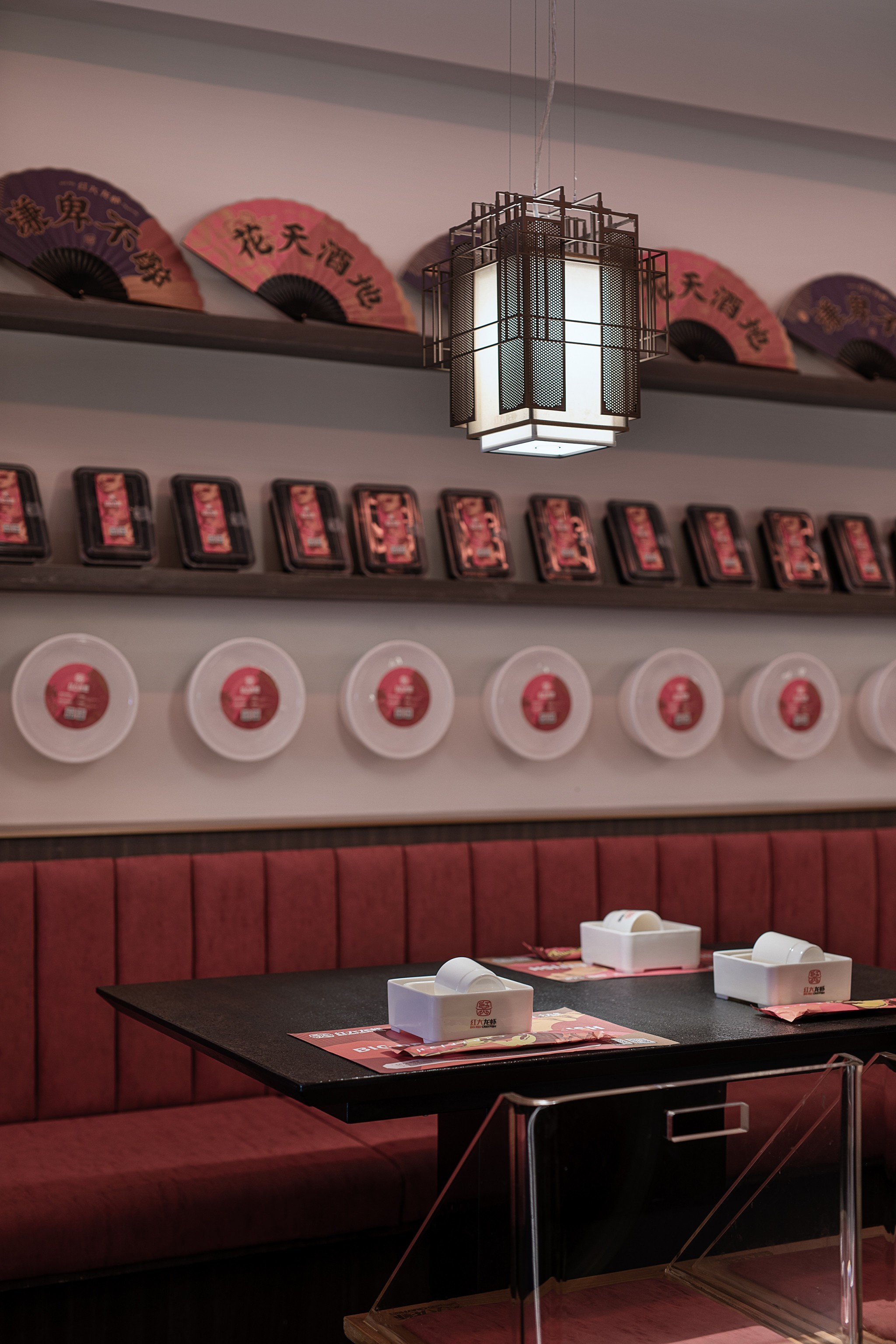 紅大龍蝦餐廳設計-龍蝦餐廳設計-杭州達岸品牌策劃設計公司