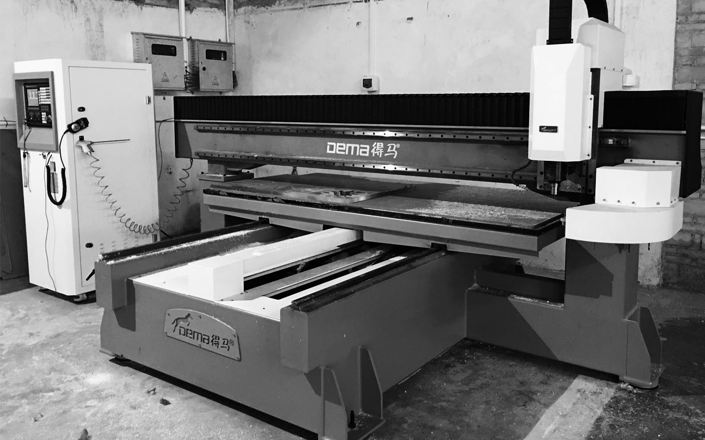 CNC machining center 加工中心