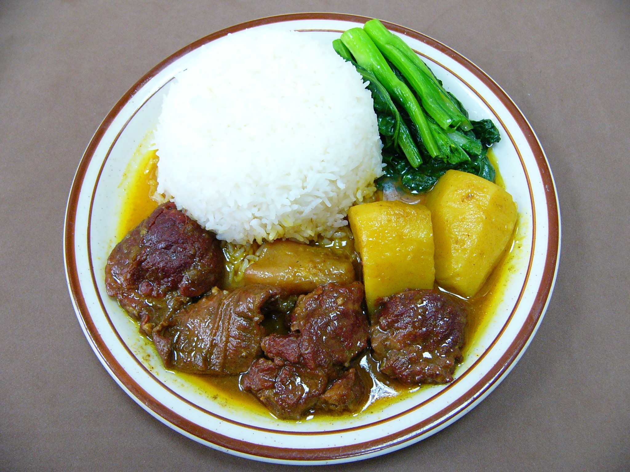 咖哩牛腩飯