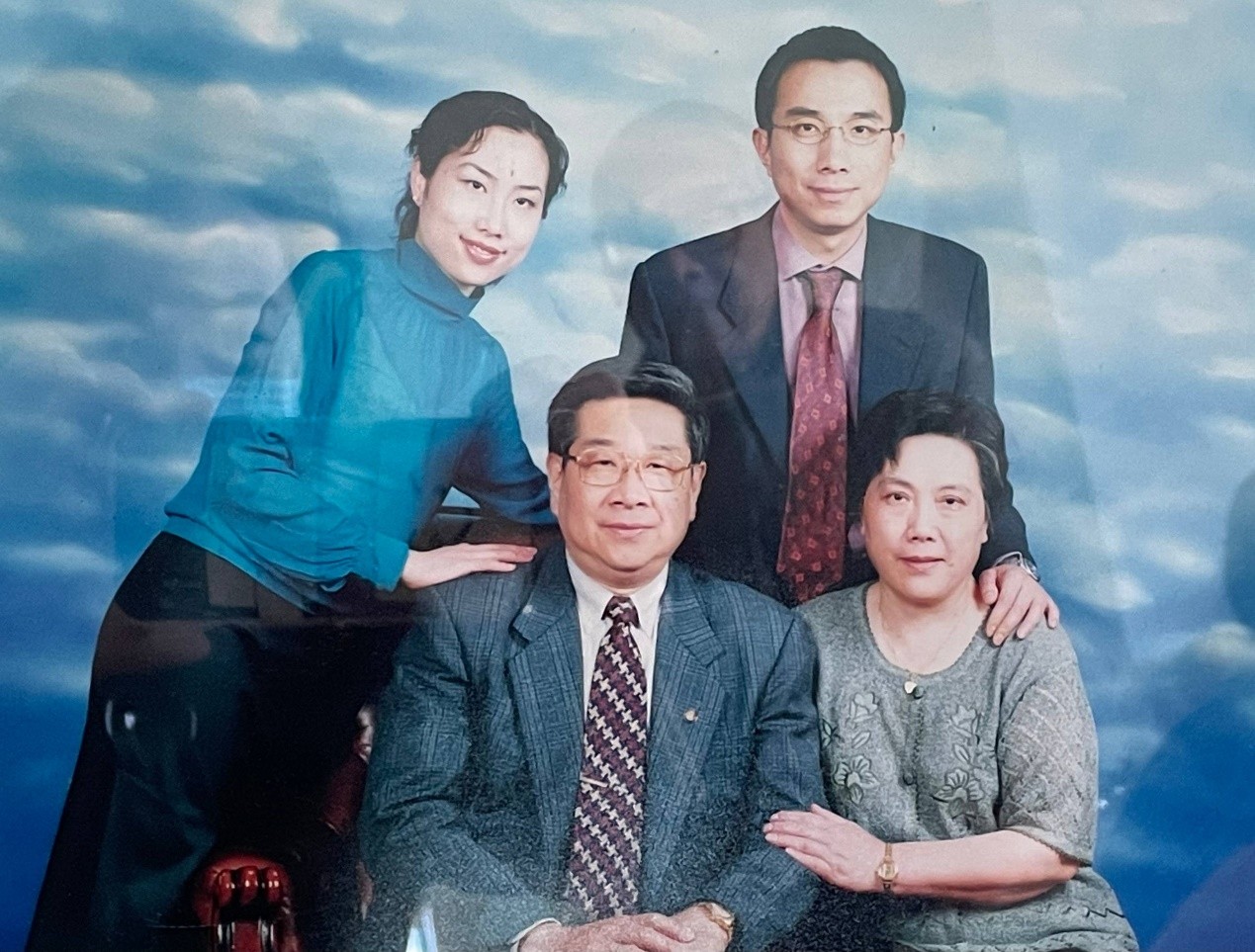 好家风，从这张全家福老照片说起