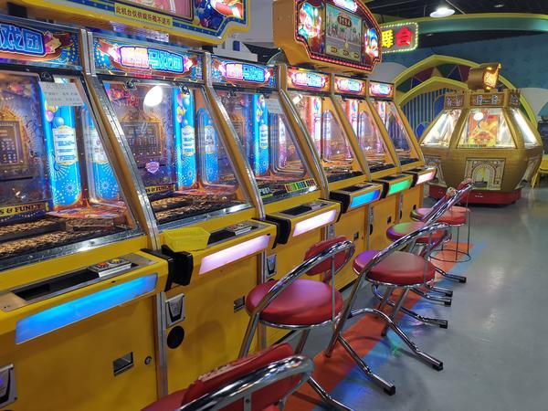 兒童遊樂場內惊現推幣機家長:這是在變相教孩子賭博