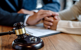 離婚官司一定要請律師嗎