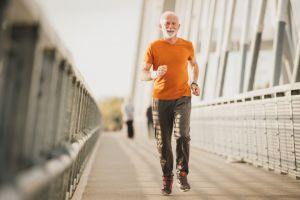 senior running man male fitness healthy active jogging retirement wellness fit person sport adult lifestyle outdoors athlete exercise activity people health person 人 健康 人民 活动 运动 运动员 户外 生活方式 成虫 运动 人 适配 健康 退休 慢跑 主动 健康 健身 男 男子汉 跑动 高年级