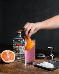 citrus fruit Food Images & Pictures Fruits Images & Pictures grapefruit plant produce human People Images & Pictures alcohol beer beverage drink HD Orange Wallpapers Creative Commons images 创作共用图像 高清橙色壁纸 喝 饮料 啤酒 酒 人物形象与图片 人 产 种 葡萄柚 水果图像与图片 食品图像与图片 柑橘类水果