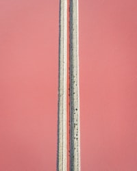 red and white striped textile 红白条纹纺织品