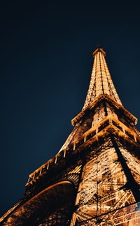 low angle photography of eiffel tower 艾菲尔铁塔的低角度摄影