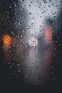 Raining in Tokyo 东京下雨