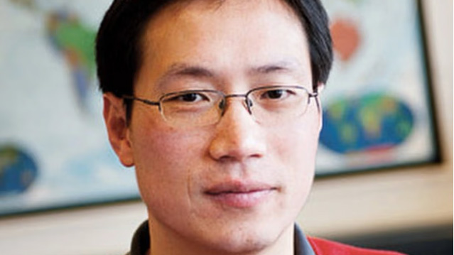 王晓峰遭FBI突击搜查后被开除，在美华人科学家再感寒意