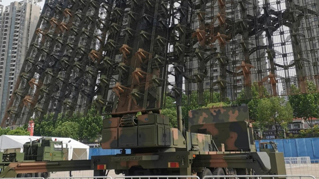 军事中国将新型JY-27V雷达瞄准隐形目标，例如美国第五代战斗机