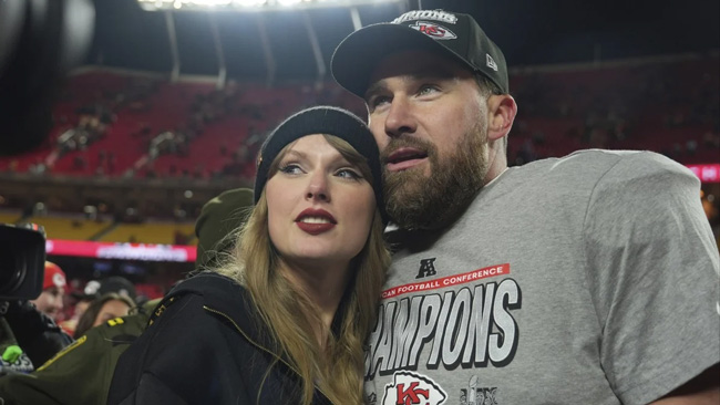 泰勒·斯威夫特和 NFL 球星特拉维斯·凯尔西在 Instagram 上宣布订婚