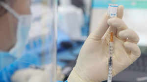 视频|首个“商保创新药目录”出炉,谁在为天价救命药买单?