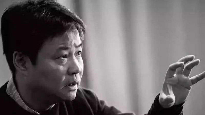 罗翔对话余华：我们承认世界荒诞，但绝不与之握手言和