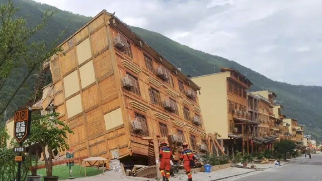 四川泸定地震