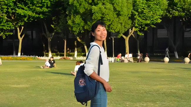 大学生郑雅君