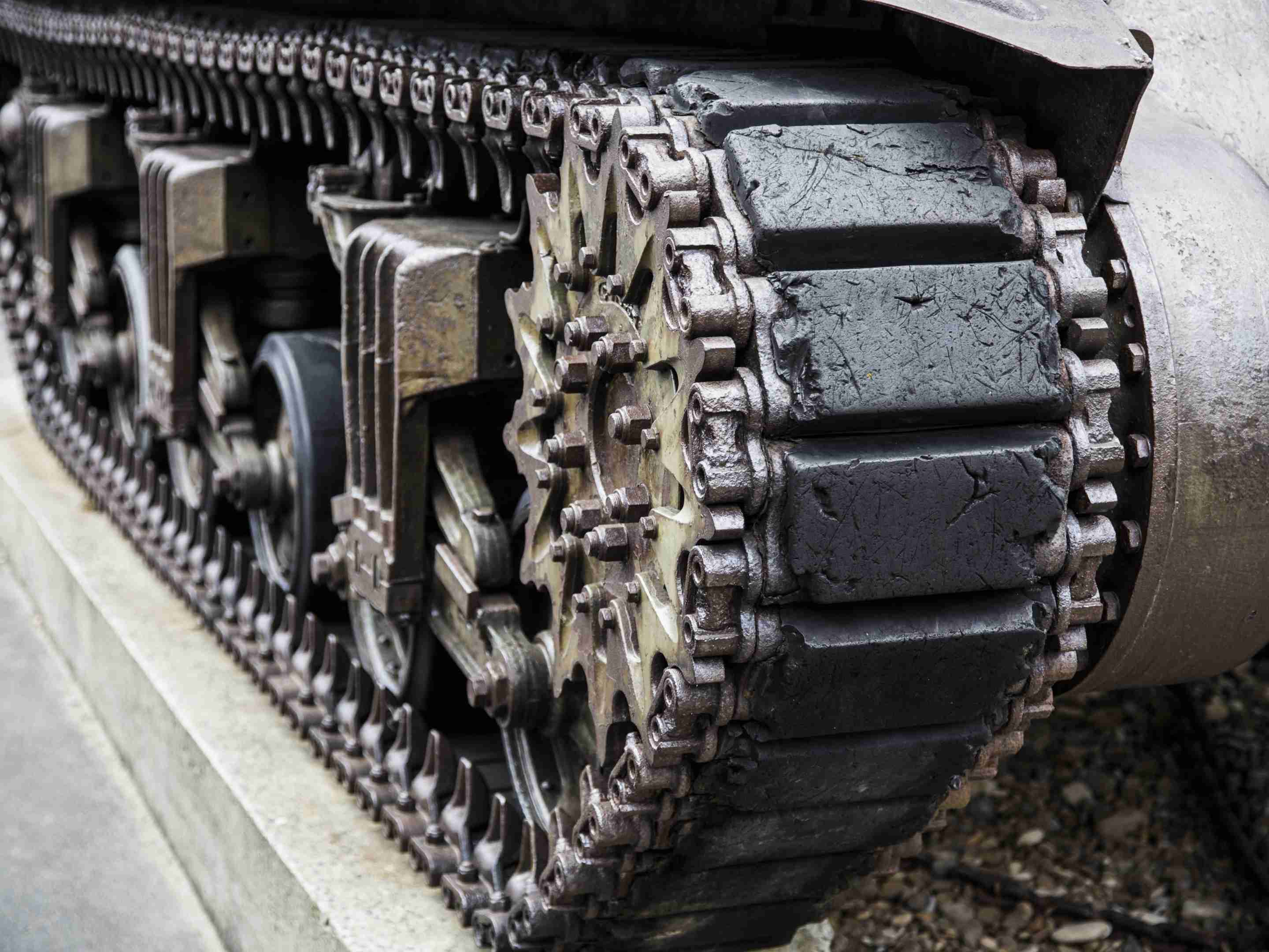 1.履帶式自行輕型裝甲底盤