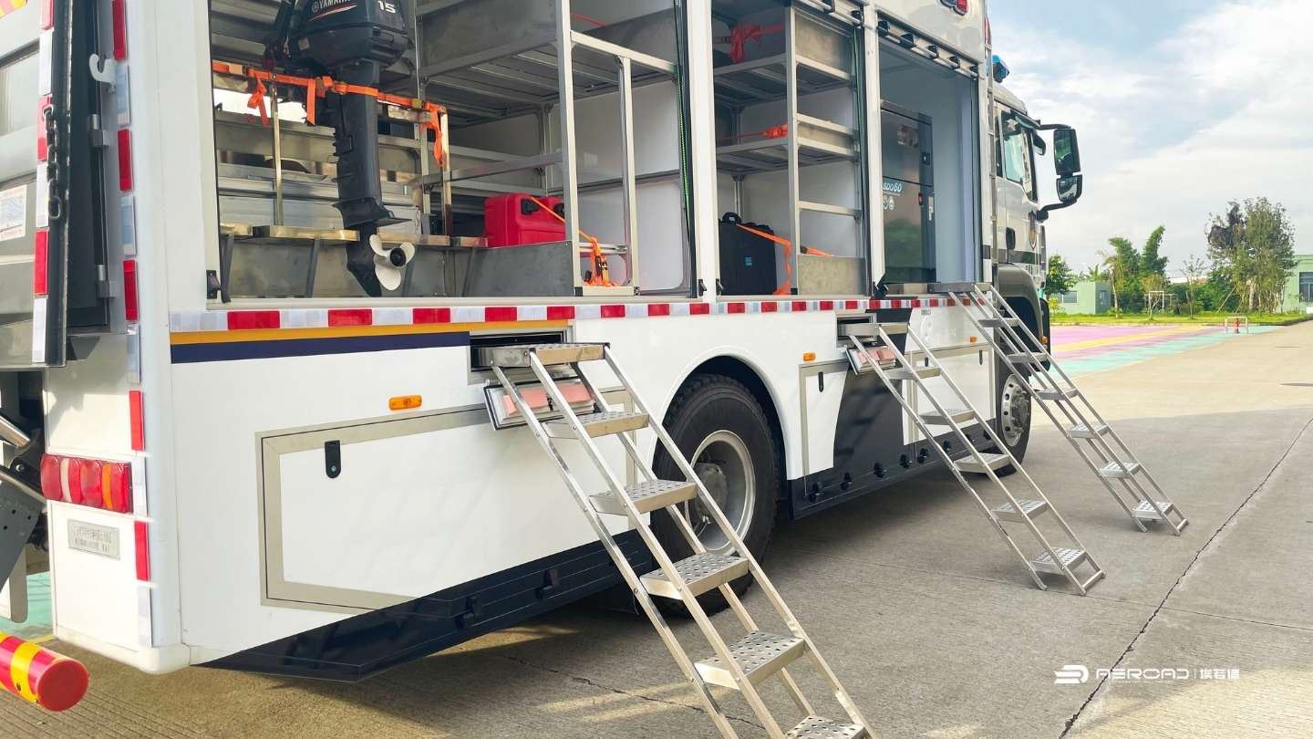 8.隱藏式抽拉梯