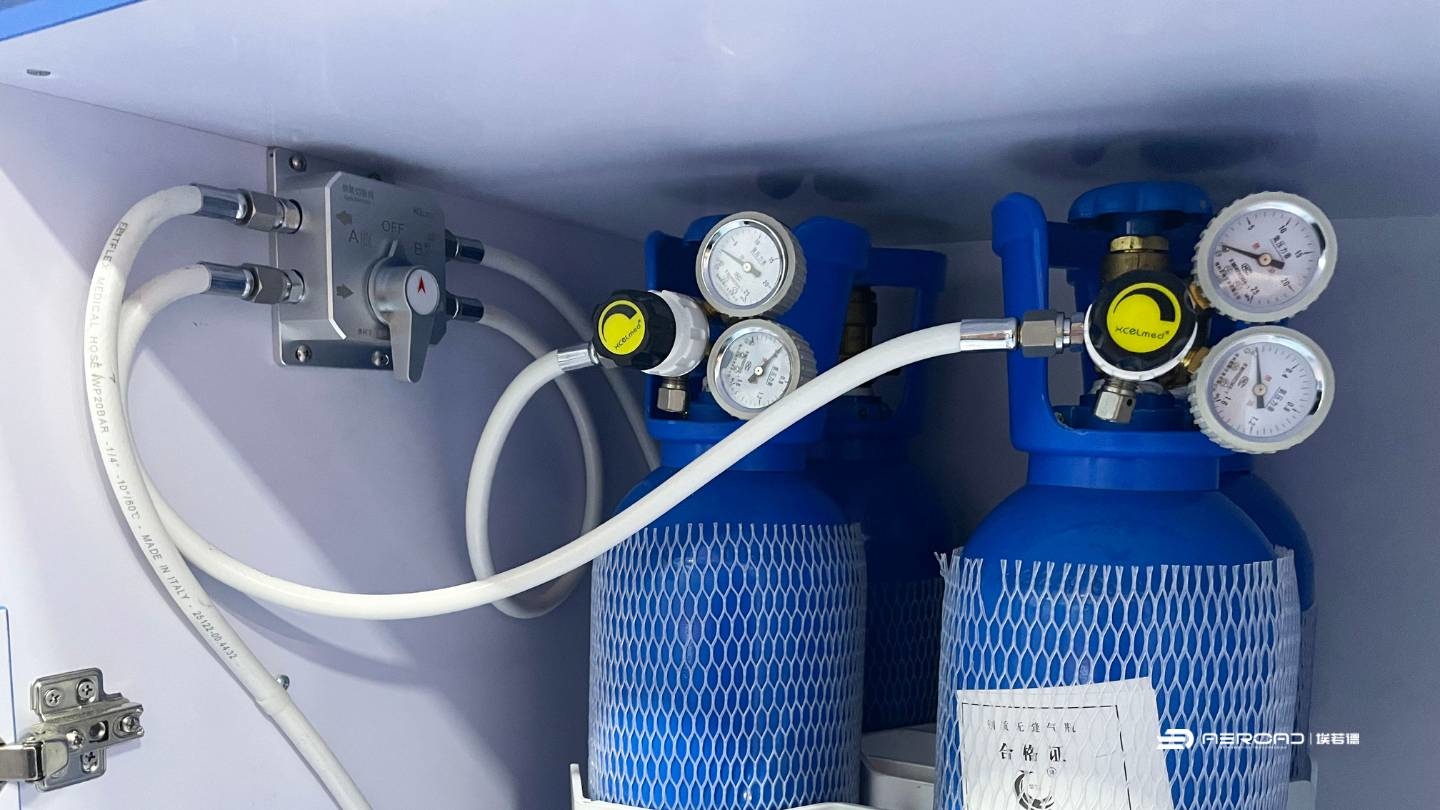 4.4 中央?yún)R流氧氣系統(tǒng)