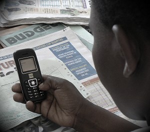 kiwanja_uganda_texting_3