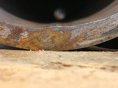 电阻焊接管材上的咬边焊缝示例