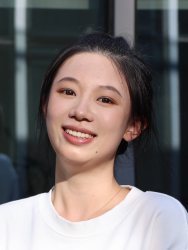 李鑫焱re
