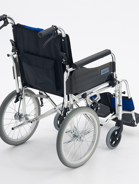 Miki 多功能鋁合金細輪輪椅的背面