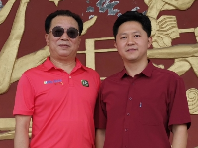 与总政治部歌舞团副团长李福祥