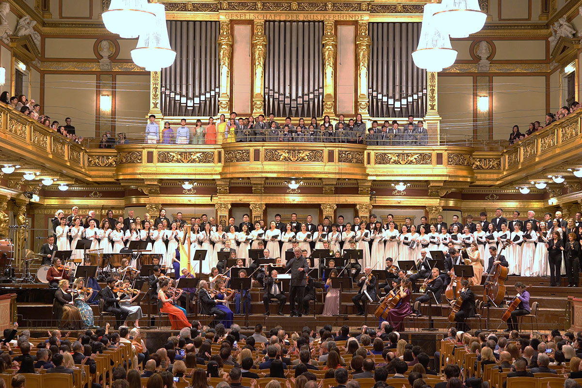 中奥大合唱茉莉花与雪绒花