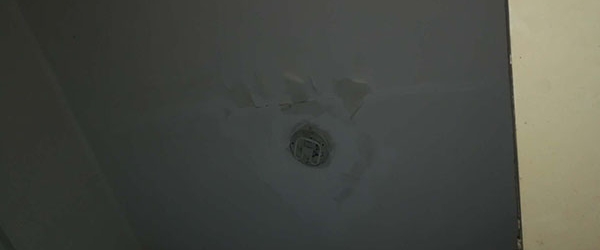 屋顶漏水