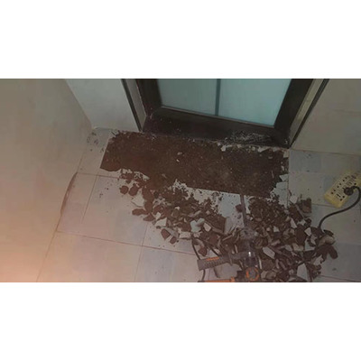 观庭金色世家　　卫生间漏水