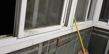 窗户漏水维修