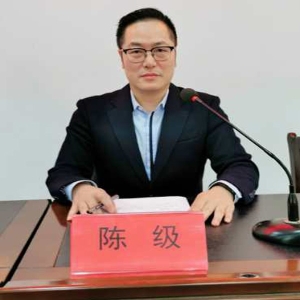 国家干部，地区之星