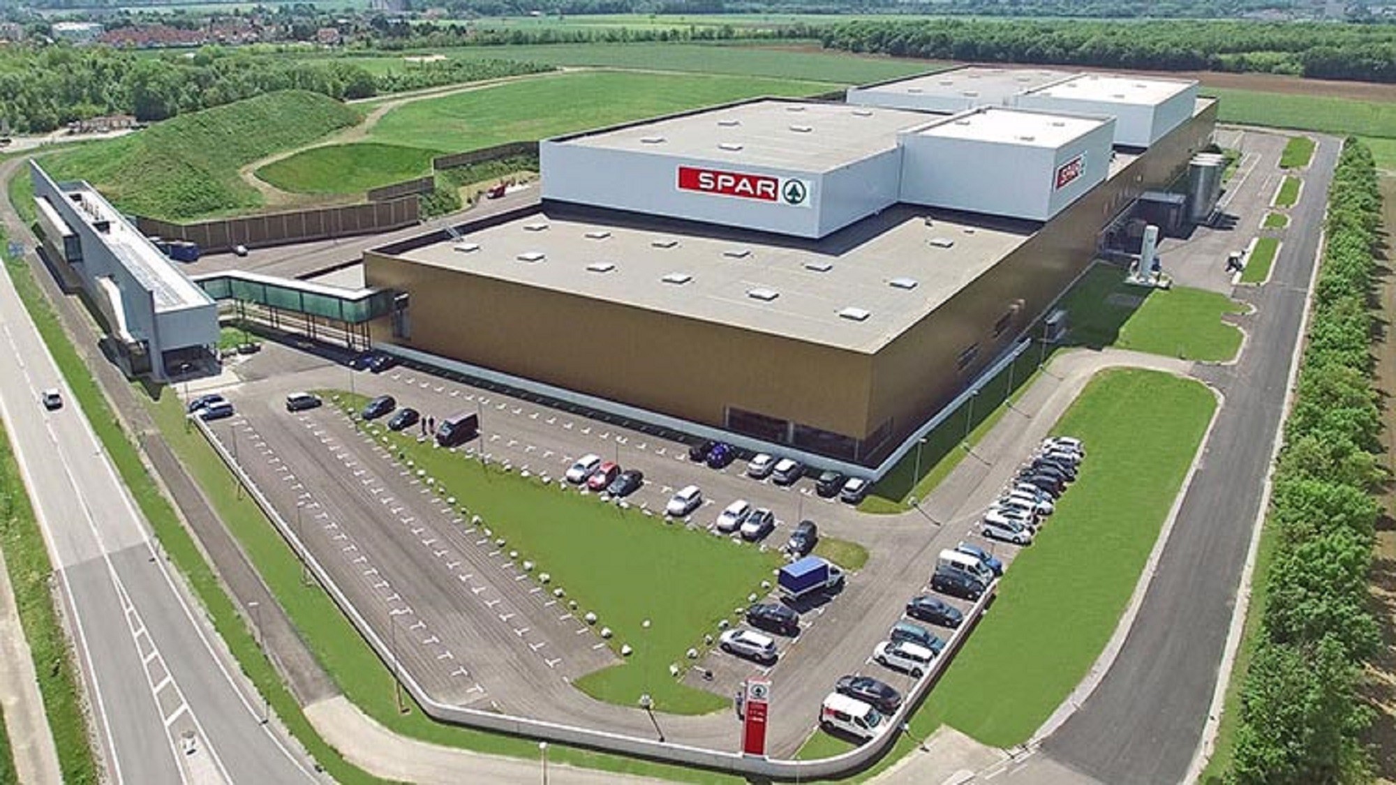 SPAR-Austria-opens-Europes-most-modern-logistics-centre-in-Ebergassing-1