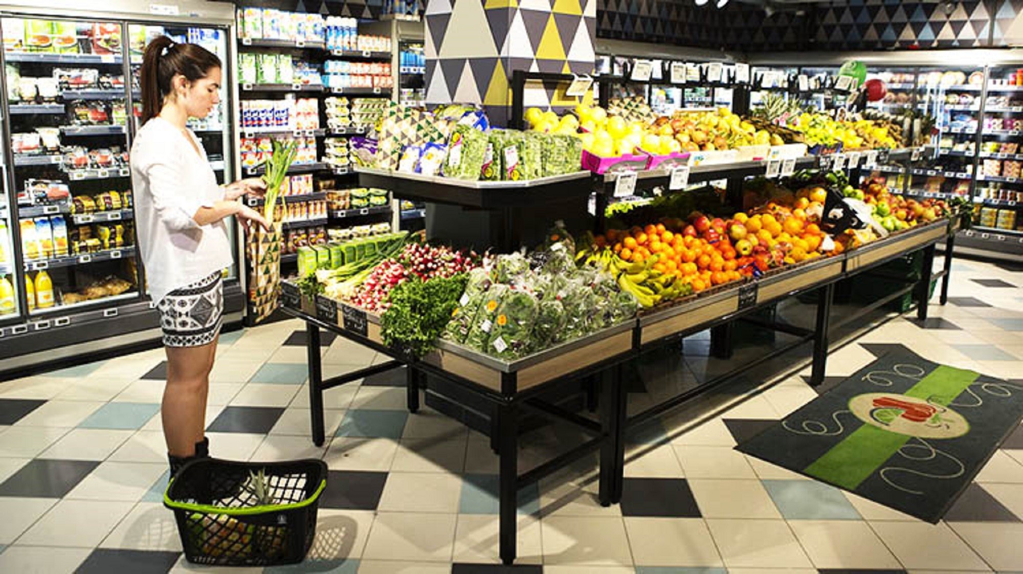 FR-SPAR-Aix-en-Provence_Fresh-and-convenience-are-a-focus-at-this-new-SPAR-store750X500