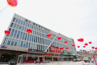 Store-Branding-at-Entrance