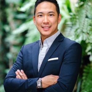 Portrait,Of,A,Handsome,,Young,Chinese,Asian,Professional,Businessman,In