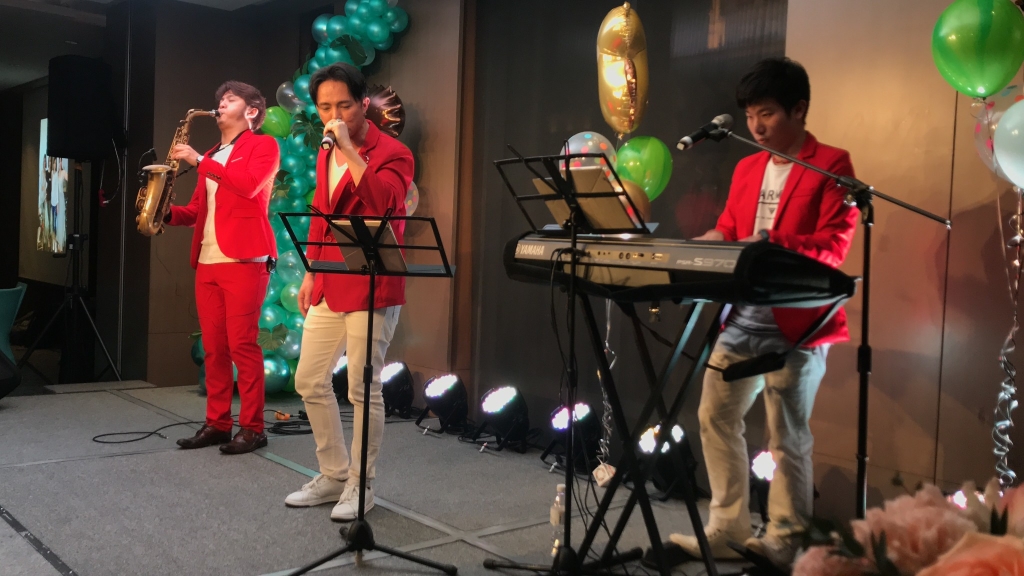 輕 (1)