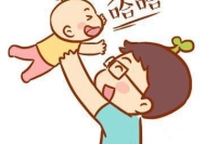 第4個月：會逗笑了