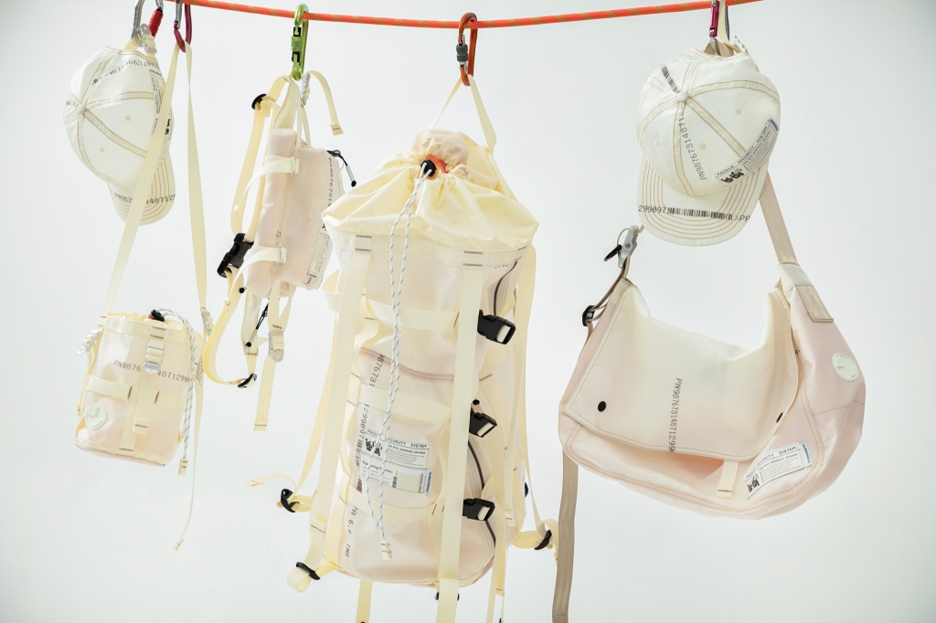 AIRBAG lookbook_cover 1