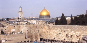 The Western Wall Plaza 右二