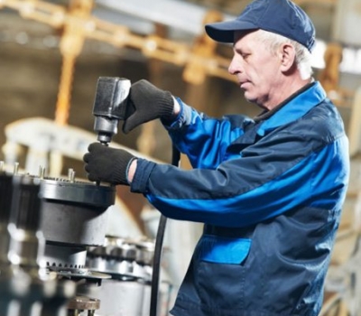 在企業級產品技術研發具有十多年的經驗,曾開發多款百萬級企業產品